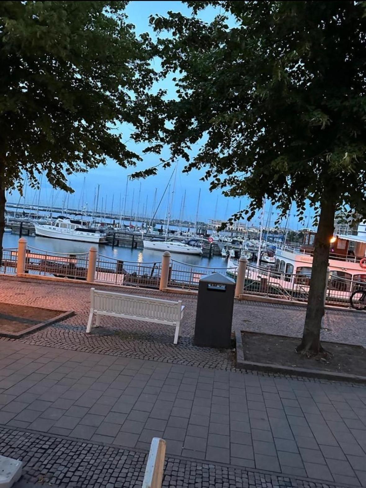 Lighthouse Lodge Rostock Esterno foto